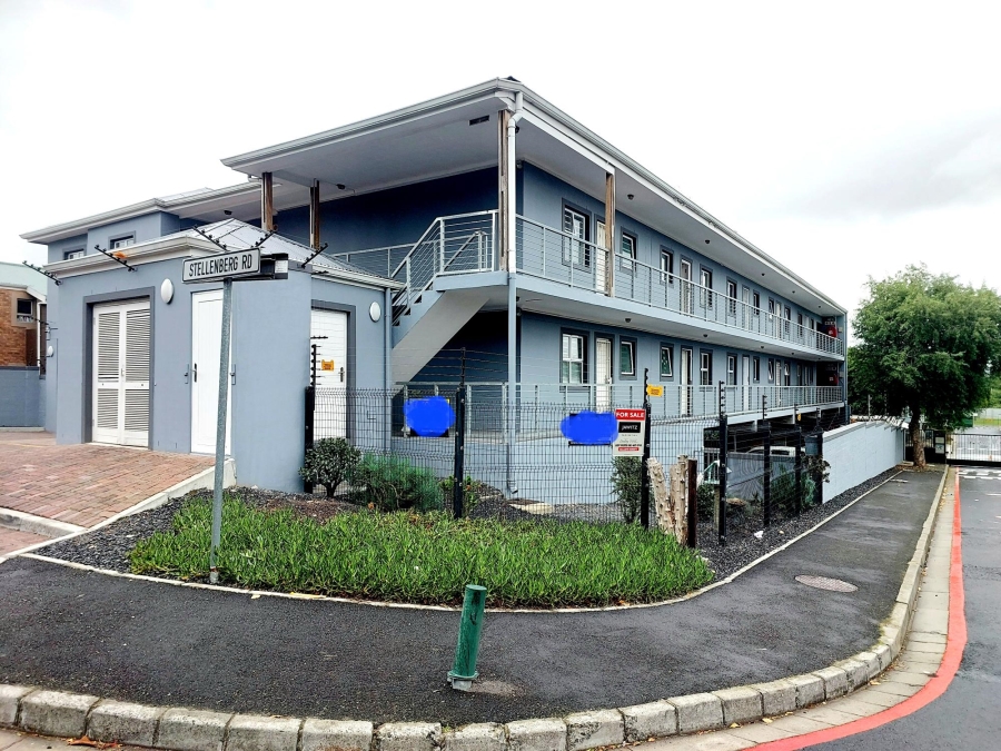 2 Bedroom Property for Sale in Oakglen Western Cape